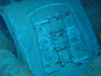 Sighting ports on A turret
