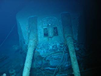 X turret. Note sighting ports open for gun layer