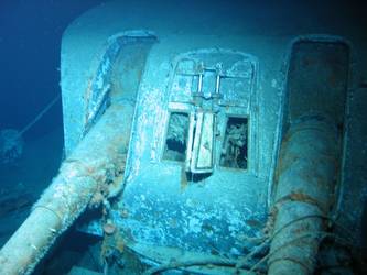 X turret. Note sighting ports open for gun layer