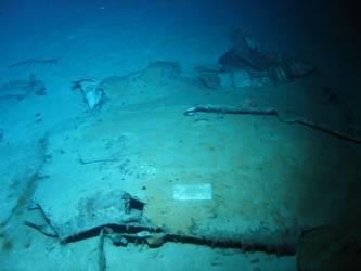 Wreckage on seabed near forward part of ship