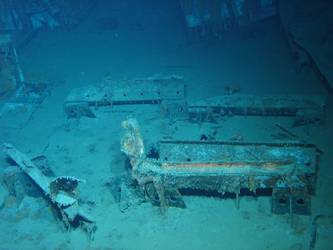 Fittings for 4-inch ready use lockers on stbd 4-inch gun deck