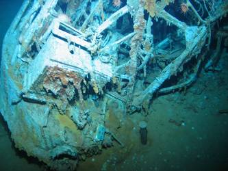Aft searchlight platform