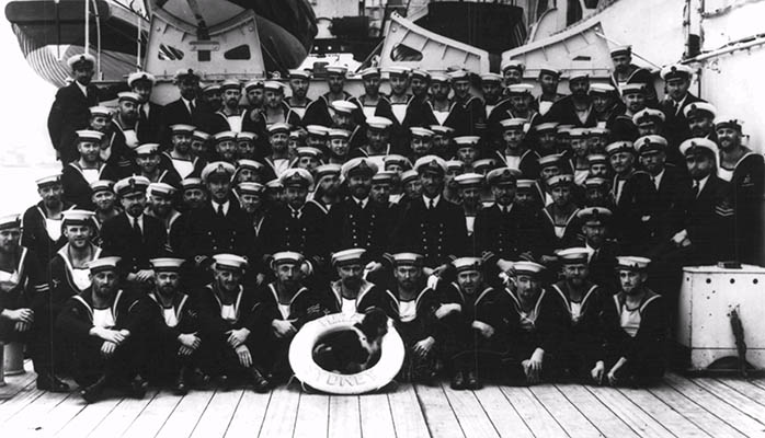 Sydney commissioned to Royal Australian Navy